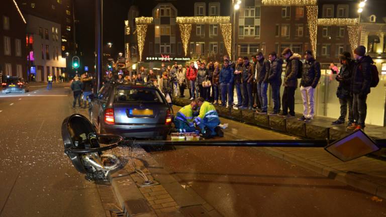 Man zwaargewond (foto: Jules Vorselaars / JV Media)