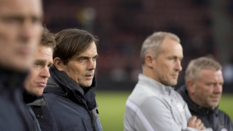 Phillip Cocu heeft het lastig tijdens zijn eerste maanden als coach. (Foto: ANP)