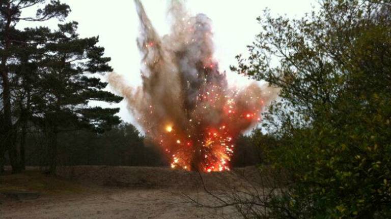 De springstof werd later tot ontploffing gebracht. (Foto: Archief)
