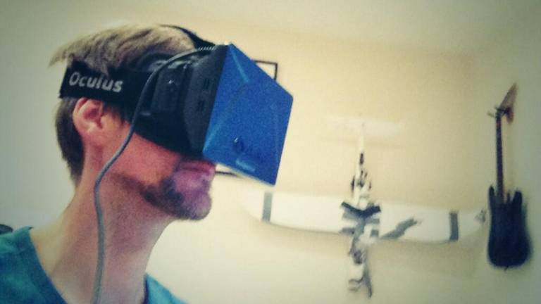 Oculus Rift (bron: Lewis Whyld / Twitter)
