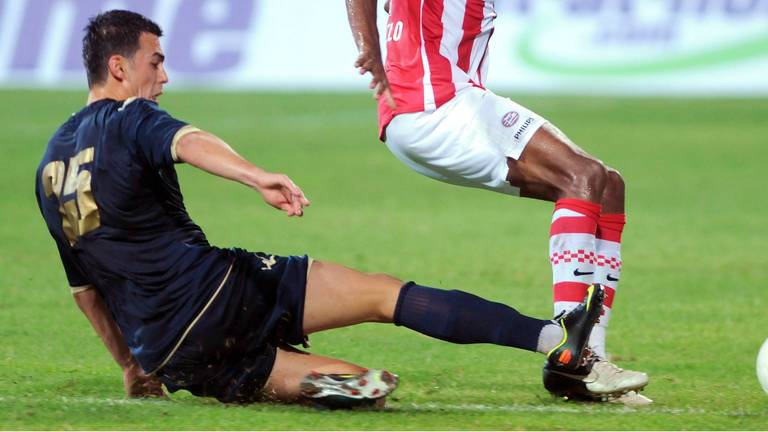 Aleksandar Boljevic als speler van FK Zeta tegen PSV (foto: ANP)