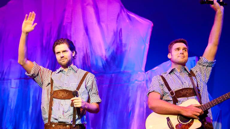 ANP: Nick & Simon in lederhosen