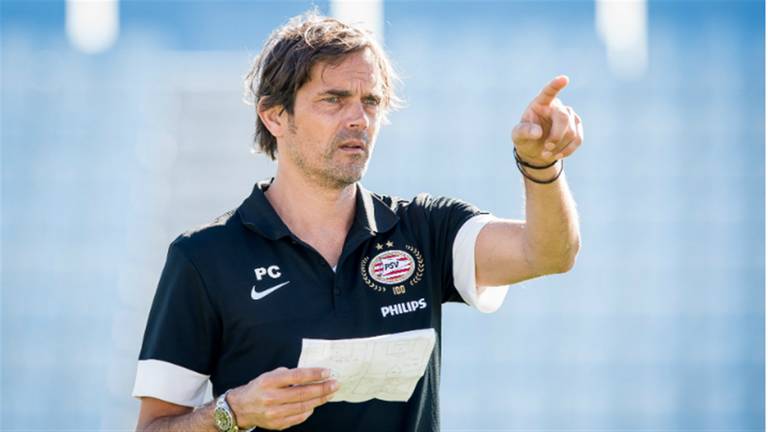 Phillip Cocu hoopt dat zijn ploeg zich hersteld van de nederlaag teegn Ajax. (Foto: ANP)