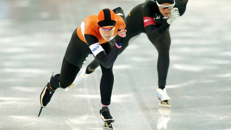 Schaatster Ireen Wüst uit Goirle pakt zilver op 5 kilometer, vader Wim Wüst trots op dochter