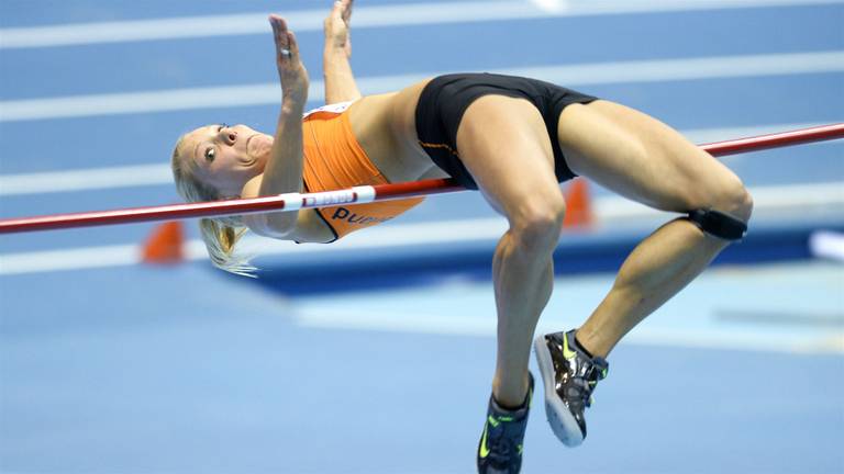 Nadine Broersen springt een nieuw Nederlands record (foto: VI Images)