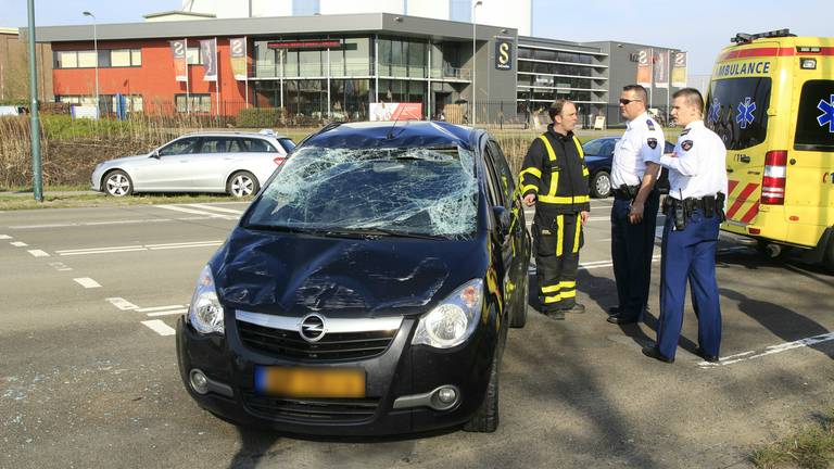 Ongeluk in Zevenbergen. (Foto: Alexander Vingerhoeds)