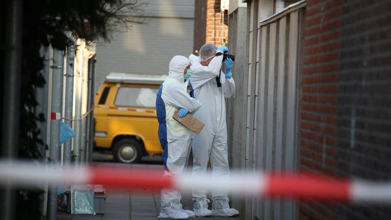 Onderzoek na vondst babylijkje in Eindhoven. (Foto: SQ Vision)