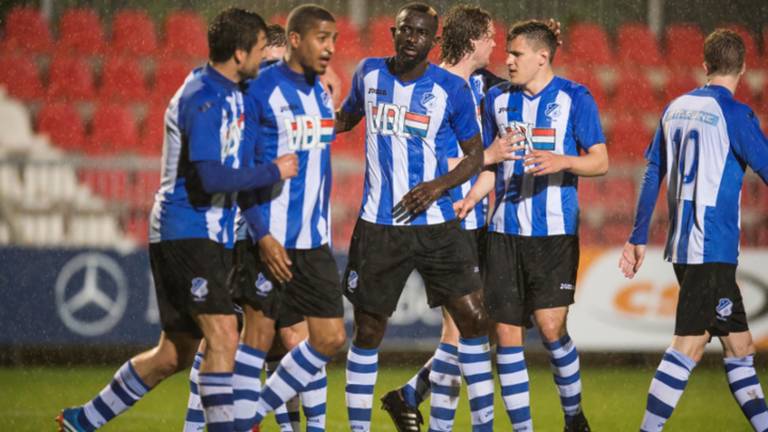 Goal Donny de Groot wordt gevierd (foto: VI Images)