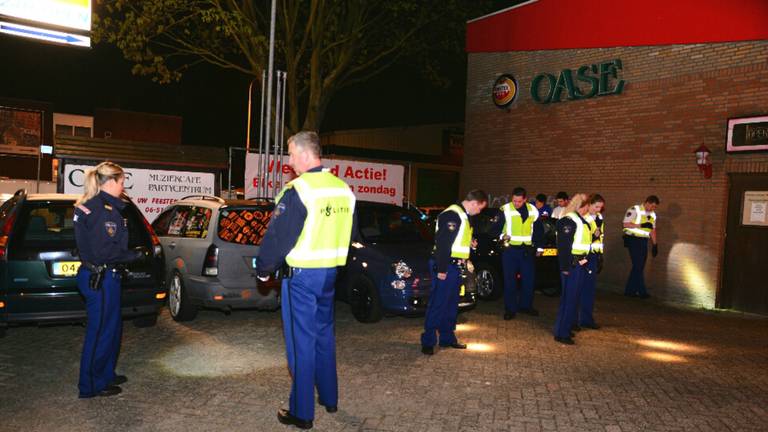 Inval bij clubhuis Satudarah in Tilburg