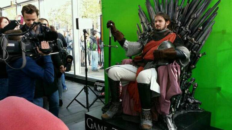 10 seconden op DE troon van Game of Thrones in Breda