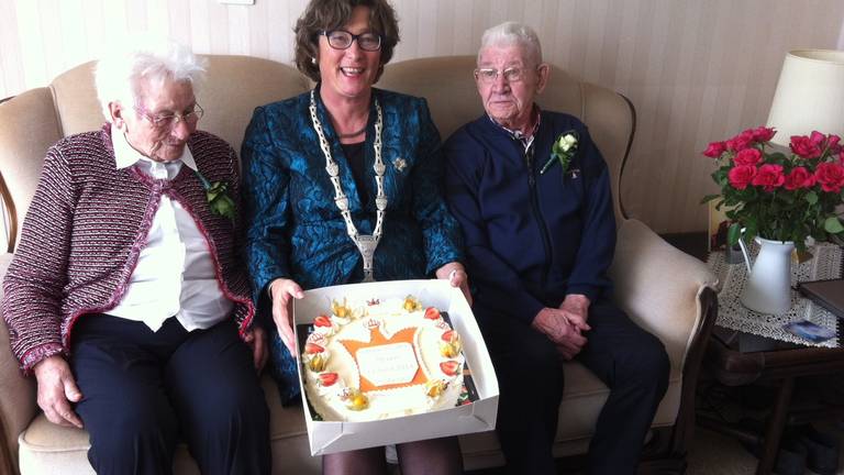 Koninklijke Felicitaties Voor Echtpaar Van Der Vloet In Oss Bij 70 Jarig Huwelijksfeest Omroep Brabant