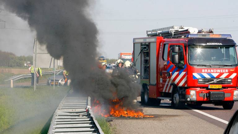 Politiemotor uitgebrand (Foto Thymen Stolk)