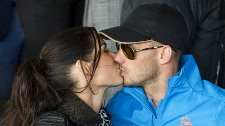 Yolanthe en Wesley Sneijder vormen al jaren een gelukkig koppel. (Foto: ANP)