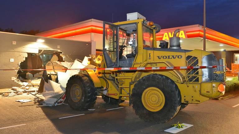 De ramkraak zorgde voor een ravage. (Foto: Jules Vorselaars/JV Media).