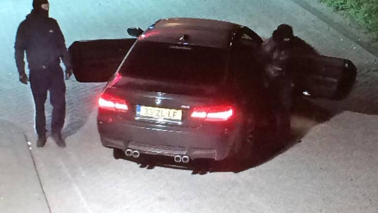 De kentekenplaat is gestolen en hoort bij een andere BMW