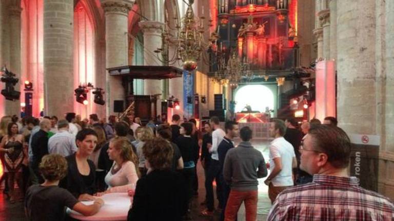 DJ Hardwell draait voor goede doel in De Grote Kerk in Breda