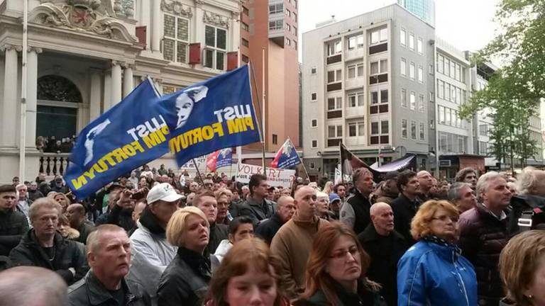 Protestmars tegen vrijlating Volkert van der Graaf