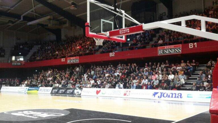 SPM Shoeters stevent met twee vingers in de neus af op kampioenschap
