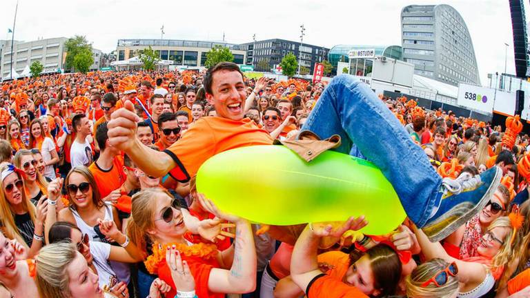 Crowdsurfen bij 538Koningsdag (Foto: 538)