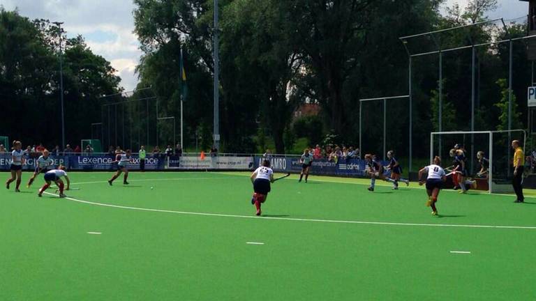 Strafcorner voor Tilburg (foto: HC Tilburg)