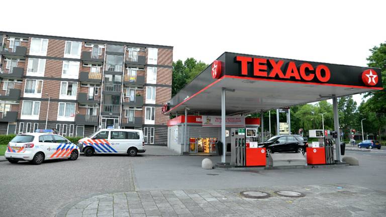 Gewapende overval op tankstation in Tilburg (Foto: Toby de Kort)