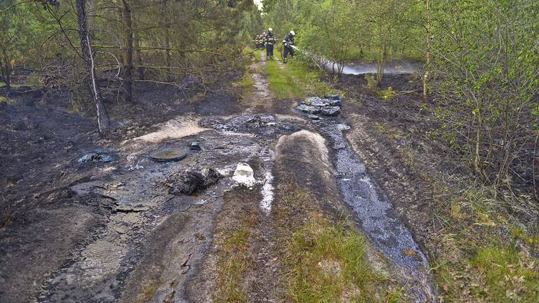 Drugsafval in brand gestoken (Foto: Rico Vogels/SQ Vision)
