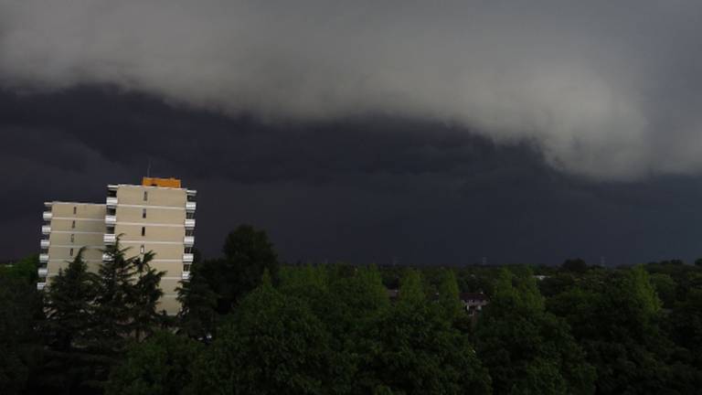 Archieffoto: onweer boven Eindhoven