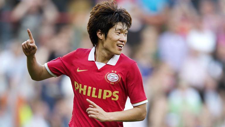 Ji-sung Park hier scorend voor PSV tegen Ajax. (Foto: ANP)