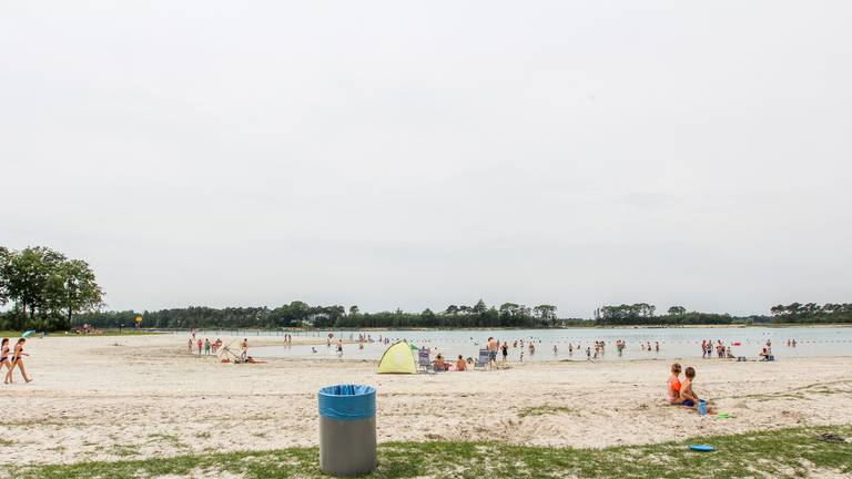 Drukte bij Strandbad Nederheide (foto: Tom Swinkels)