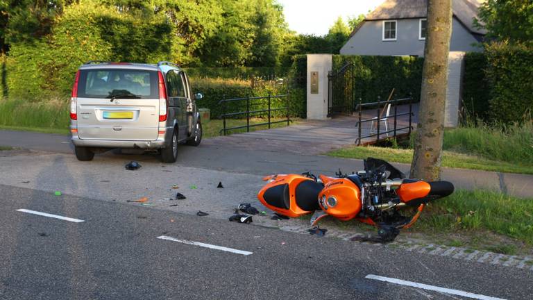 Motorrijder gewond in Schijndel (foto: Sander van Gils/SQ Vision)