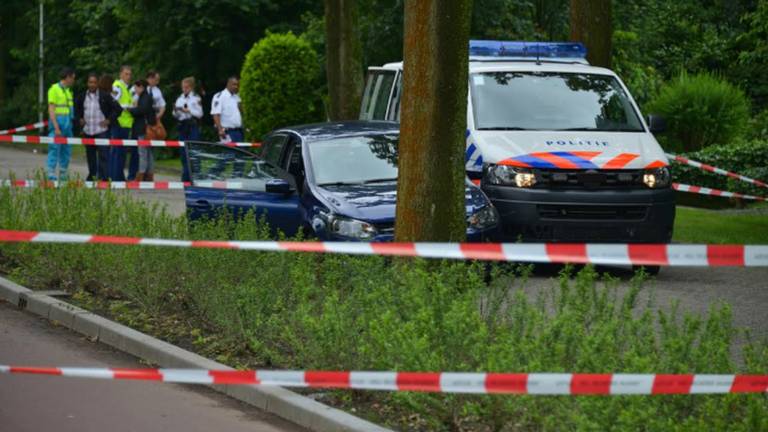 De politie heeft iemand neergeschoten voor Koning Willem II College in Tilburg