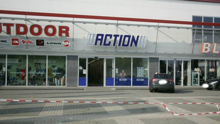 Medewerkers Action Roosendaal opgesloten tijdens overval 