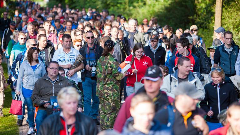 Drukte onderweg naar Luchtmachtdagen (foto: Defensie)