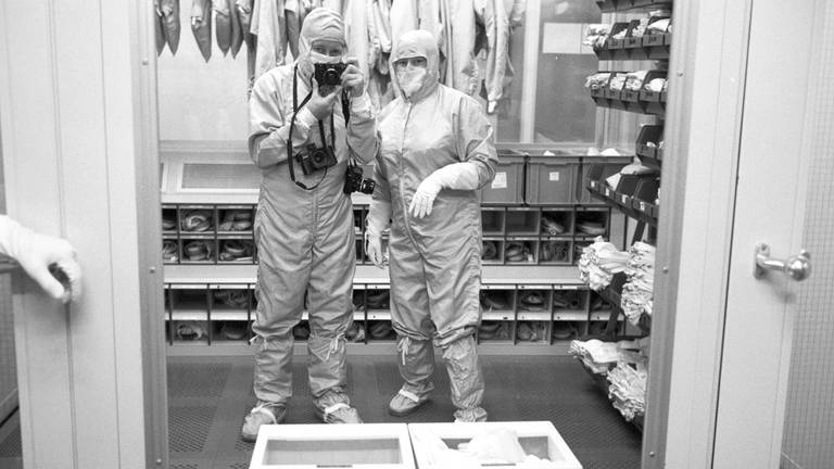 Zelfportret van Ed van der Elsken in het NatLab