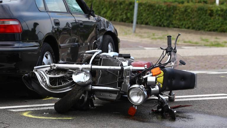 Motorongeluk in Schijndel (Foto: Sander van Gils)