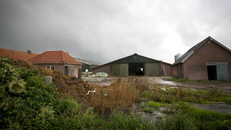 Een leegstaande boerderij (foto: ANP)