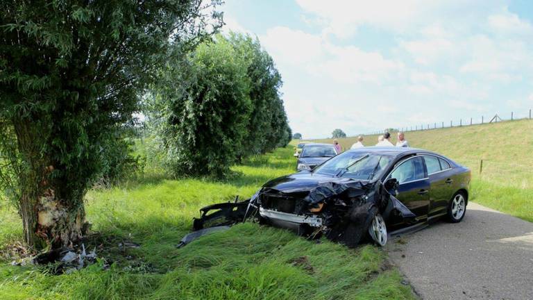 Gewonden na botsing (foto: Bart Meesters/Meesters Multimedia)