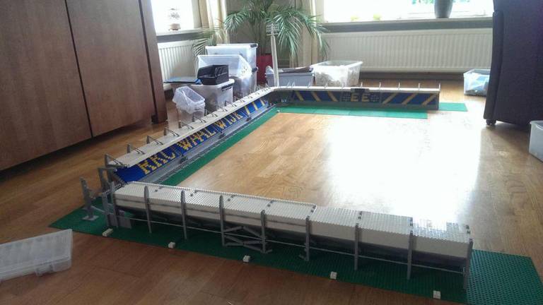 Man bouwt stadion RKC Waalwijk na met Lego