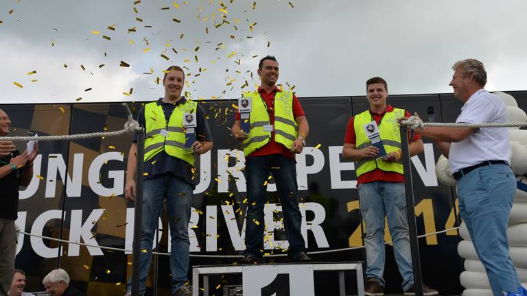 Danny Henskens in het midden (foto: Scania)