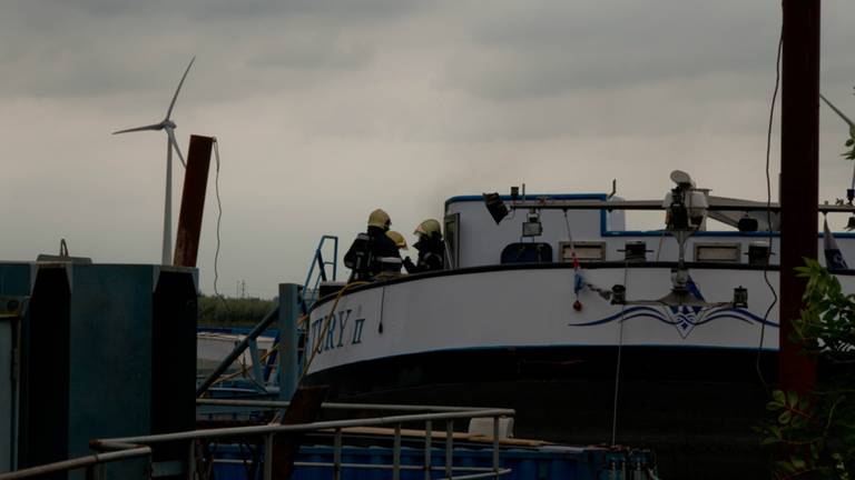 De brand was na een half uur geblust. (foto: Niek van Oost/FPMB)