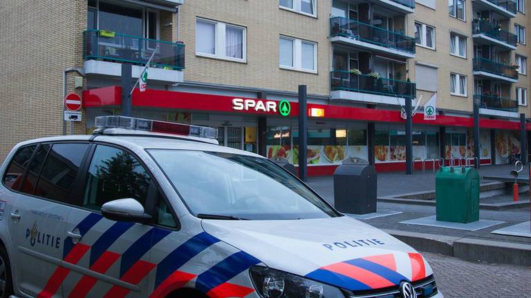 Overval op Spar in Dongen. (foto: Marcel van Dorst/SQ Vision Mediaprodukties)