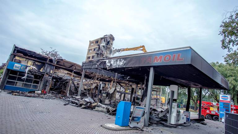 Brandweer redde levens van dertien bewoners brandend flatgebouw 