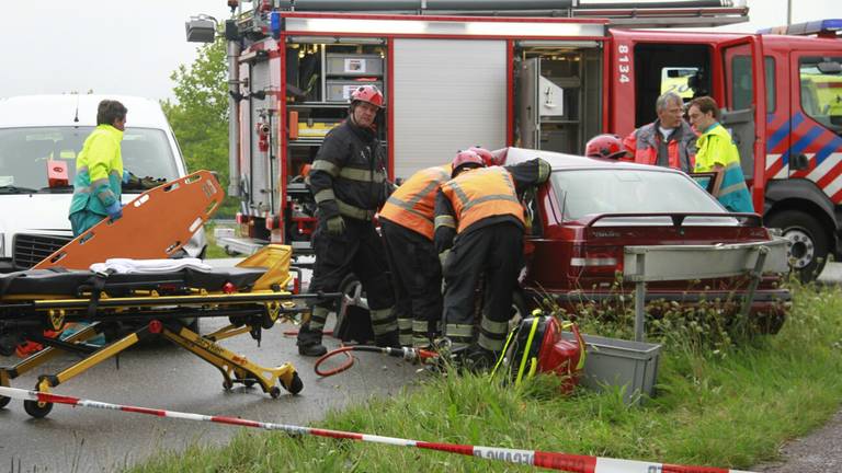 Ongeval op Plantagebaan bij Wouw. (foto Alaxander Vingerhoeds/Obscura Foto)