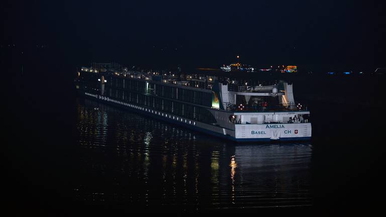 Het cruiseschip voer over de gezonken bood heen (foto: GinoPress)