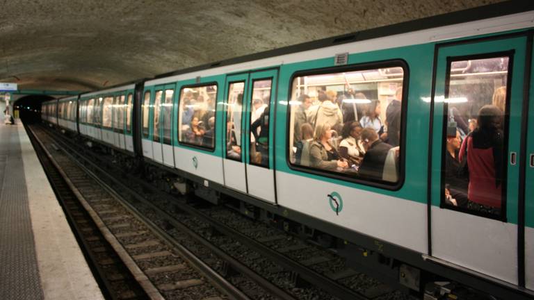 Er is angst voor een terroristische aanslag in de Parijse metro. (foto: Michal Sänger)