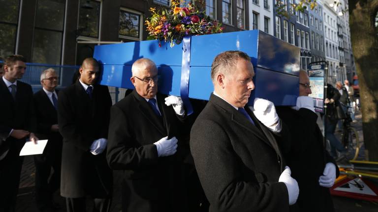 Seth Gaaikema begraven in Amsterdam (foto: ANP)