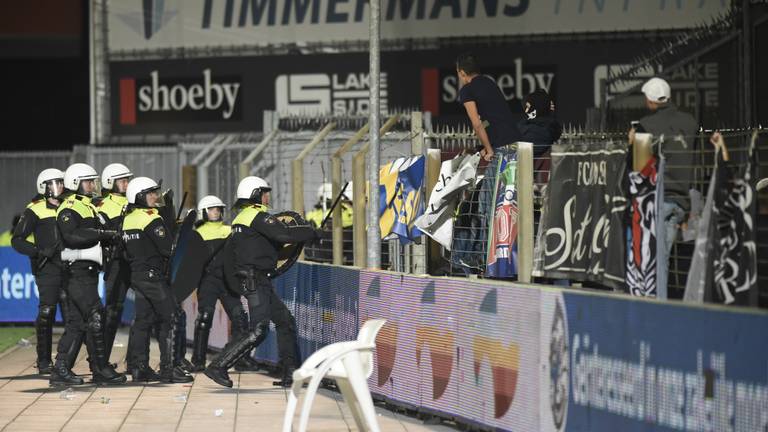 Rellen bij FC Den Bosch - FC Oss in 2014 (foto: Henk van Esch)