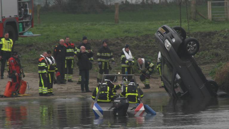 Hoofofficier van dienst Wim Jansen over de zoektocht naar de auto die aan de overkant van de Maas bij Cuijk te water raakte