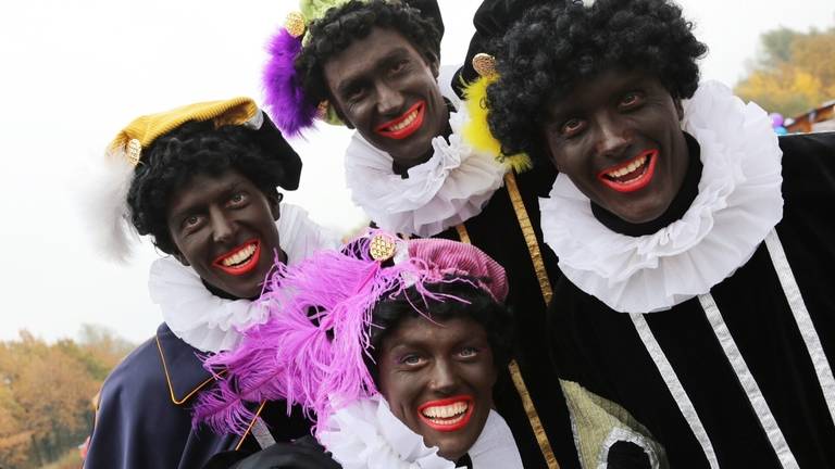 De actiegroep wil dat Den Bosch niet over gaat op een roetveegpiet. (archieffoto: Karin Kamp).