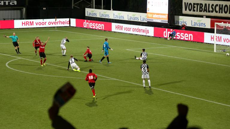 De 3-1 voor Helmond Sport (foto: Martijn de Bie)